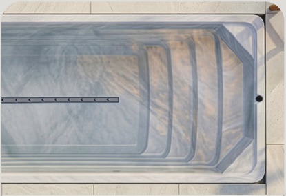 AquaSolus Tidal mini pool with full-width steps